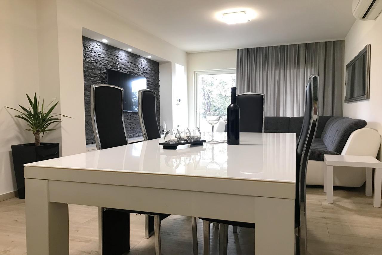 Apartments Villa Stivan โซลิน ภายนอก รูปภาพ